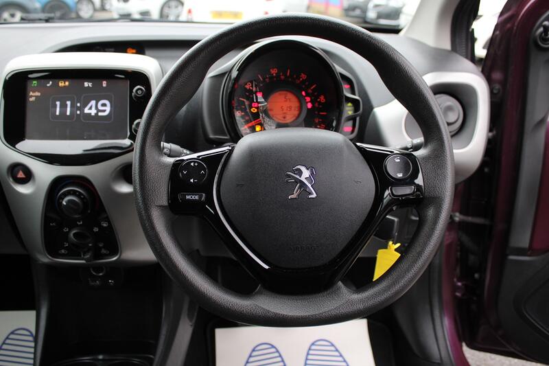 PEUGEOT 108