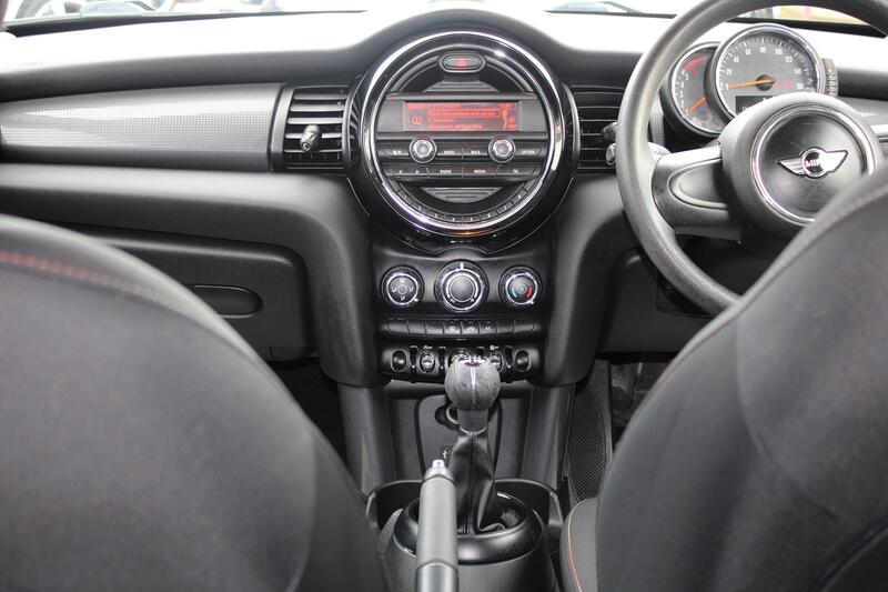 MINI HATCH