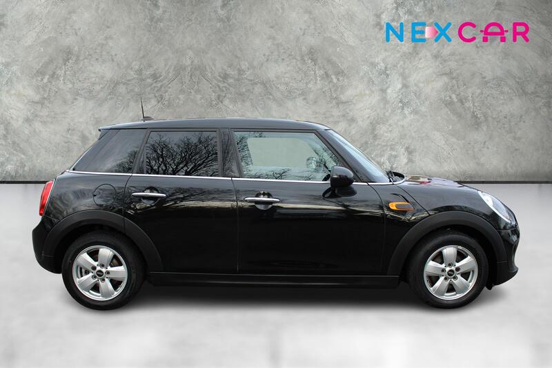 MINI HATCH