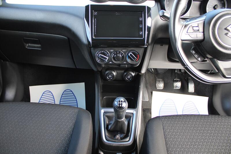 SUZUKI SWIFT
